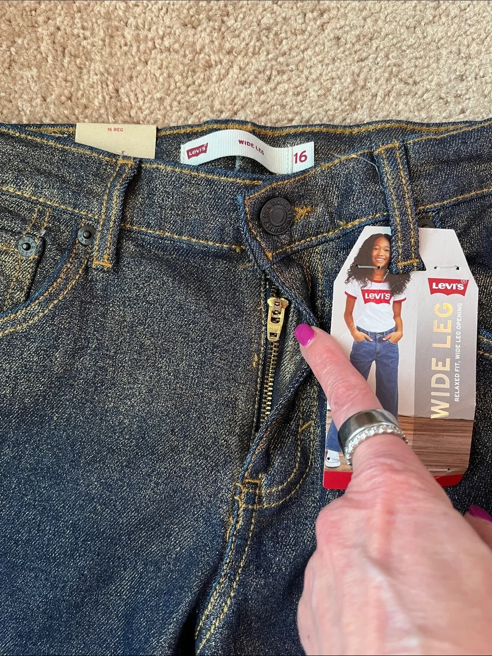 NWT Levi’s Girls Wide Leg Gold Foil Jeans - Picture 4 of 11